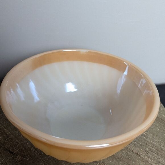 Fire KIng Peach Luster Swirl mixing bowl 8" - Picture 4 of 10